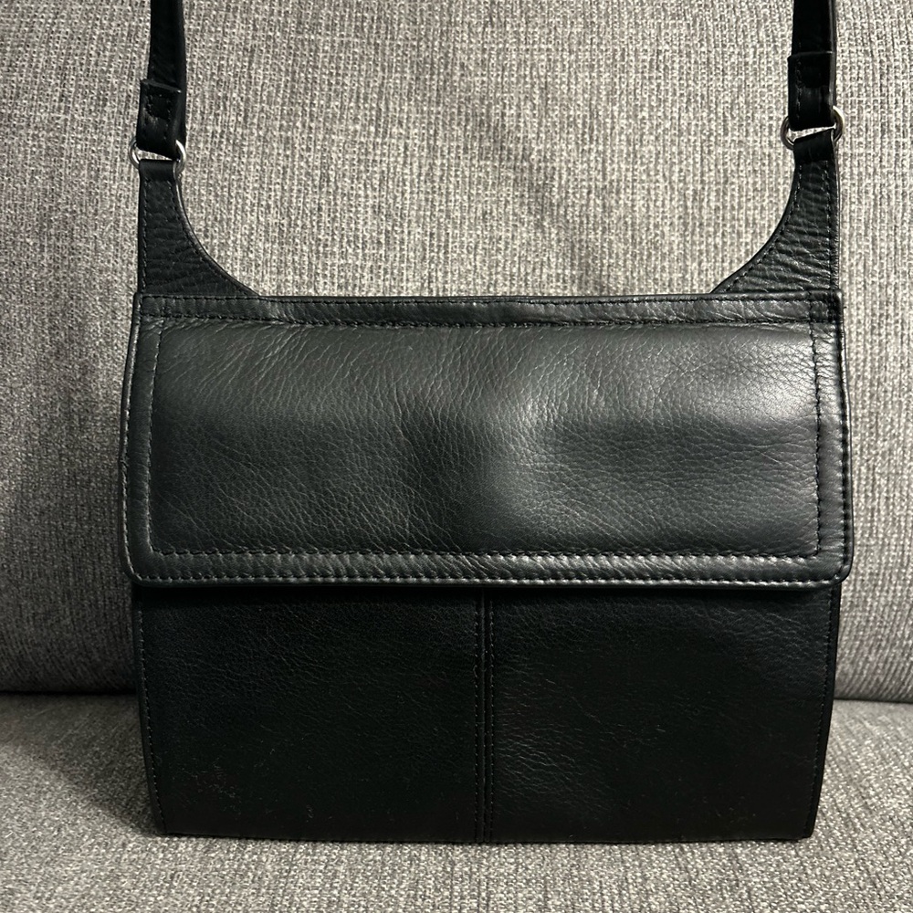 Fossil vintage black leather crossbody bag